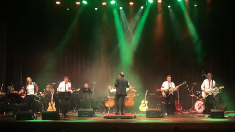 Superhéroes, la banda homenaje a Charly García, en un show sinfónico